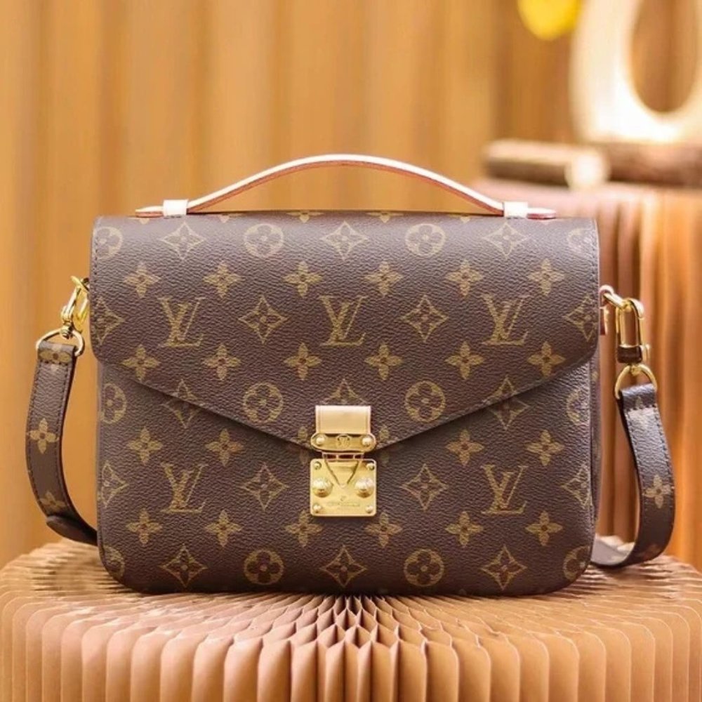 Louis Vuitton Pochette Metis Monogram Women Bag Clutch